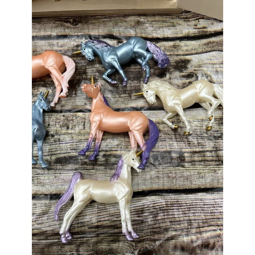 Breyer Unicorn Magic Wooden Carry Stable Playset with 6 Unicorns